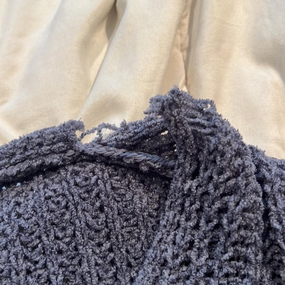 Express Sweater - Picture 3 of 4